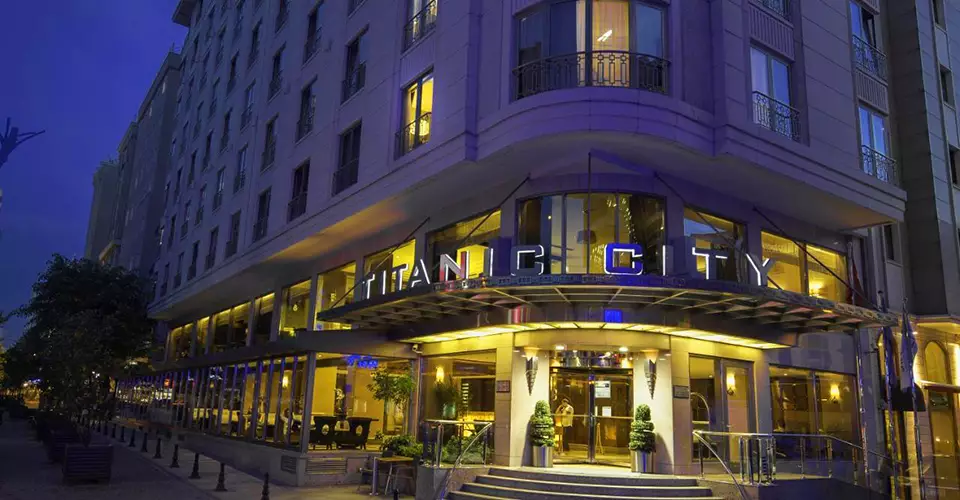 هتل تایتانیک سیتی تکسیم استانبول